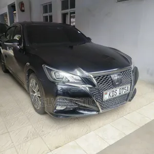 Toyota Crown 2017 Black
