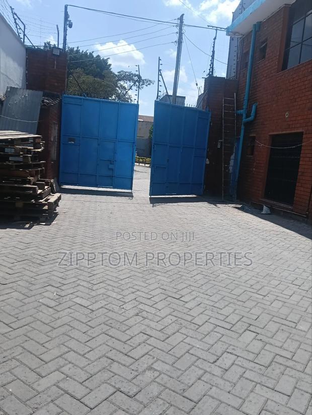 Ware House to Let in Industrial Area - thumbnail 2