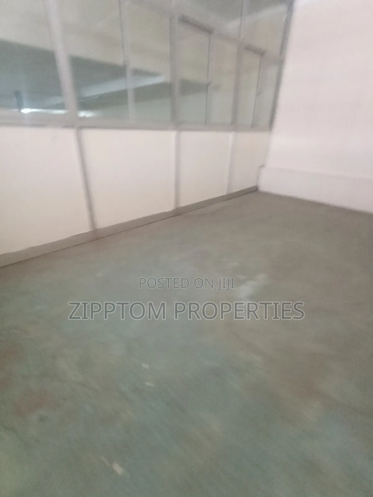 Ware House to Let in Industrial Area