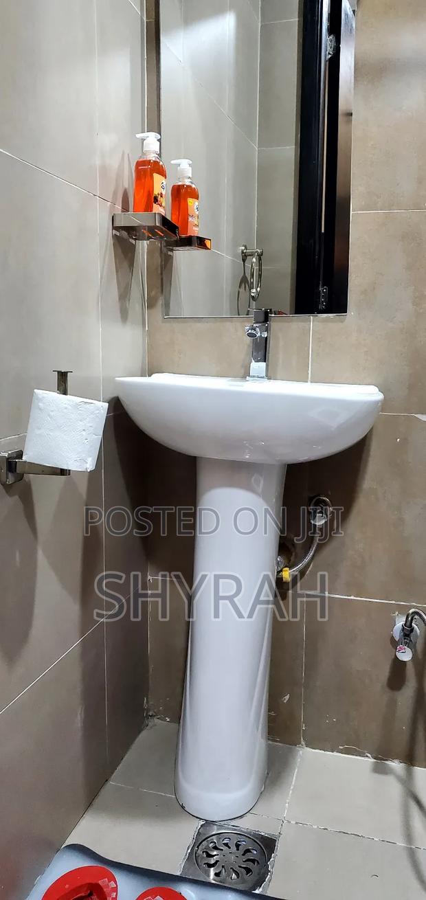 Studio Apartment - thumbnail 9