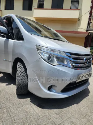 Nissan Serena 2015 Silver