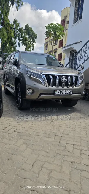 Toyota Land Cruiser Prado 2015 Gray