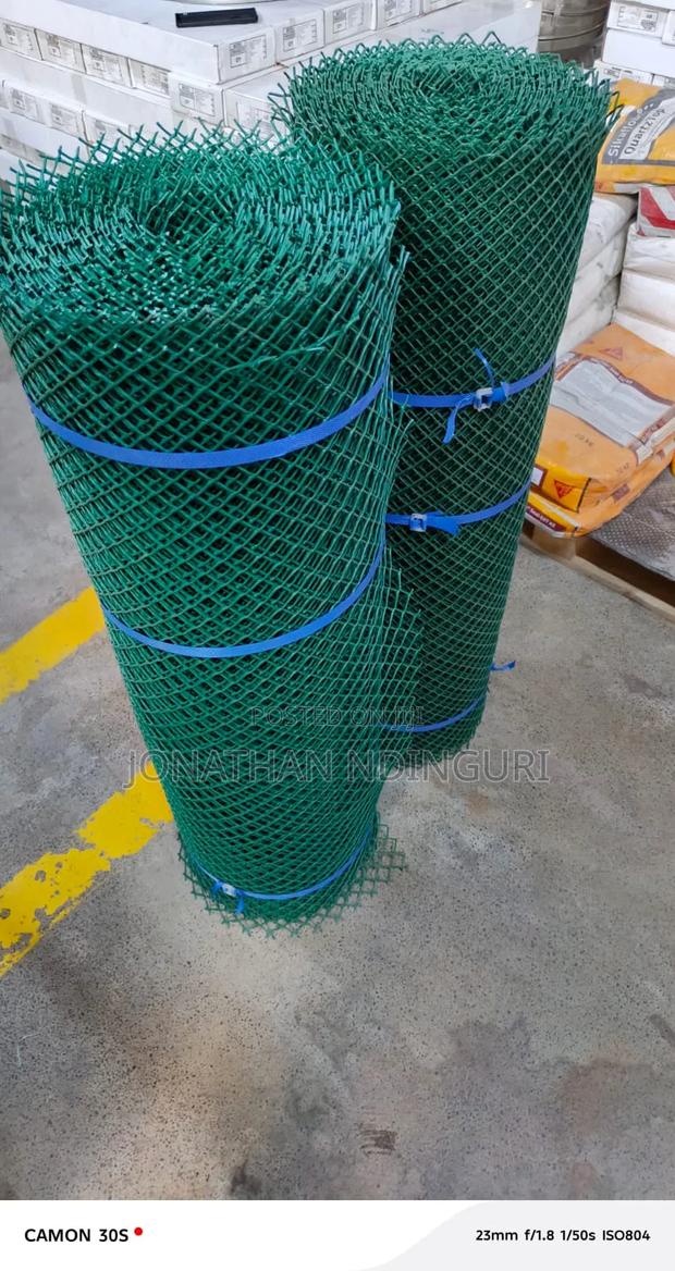 Plastic Chicken Mesh - main view