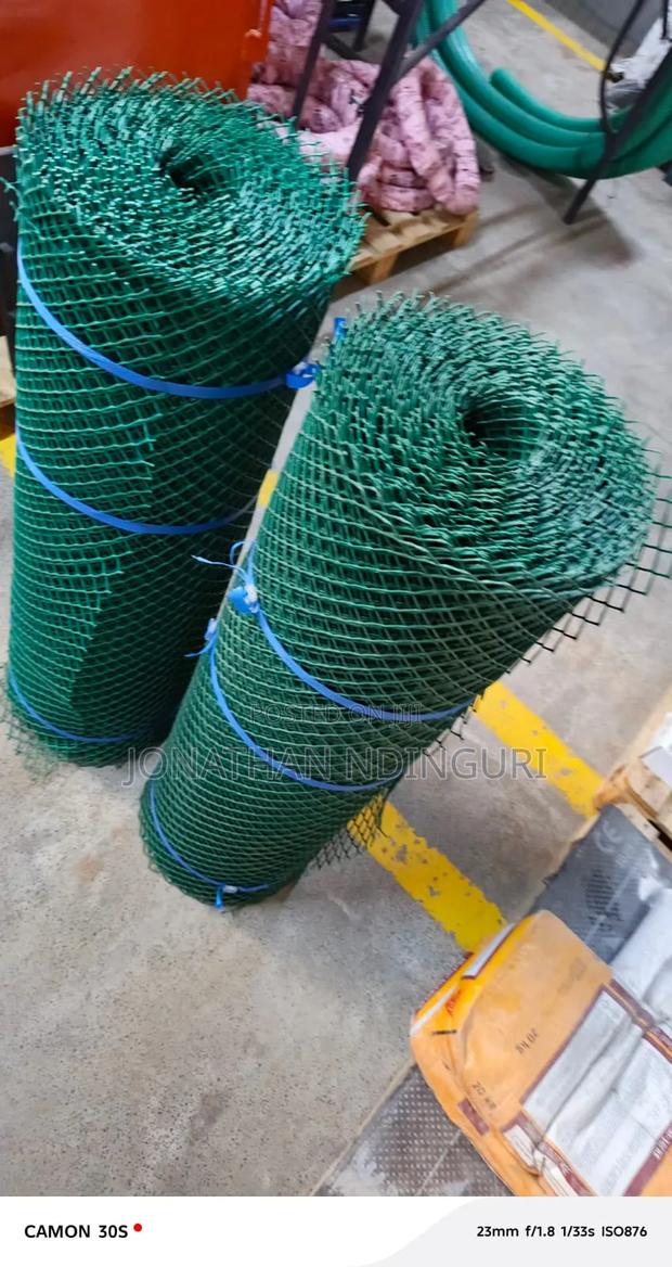 Green Plastic Chicken Mesh - main view