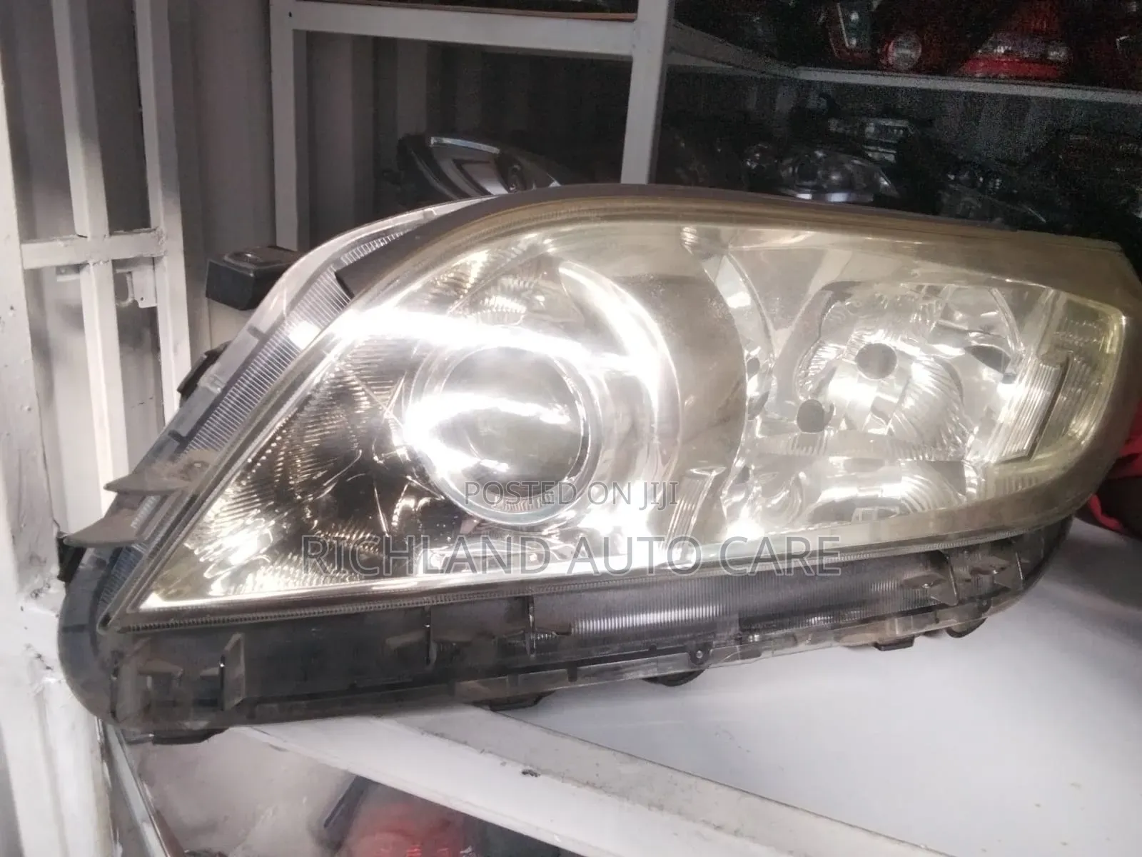 Headlights for Toyota Vanguard