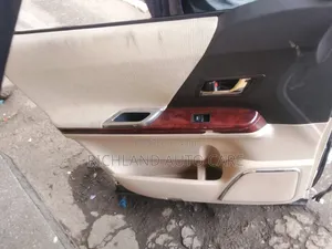Toyota Vellfire Anh20 Front Door
