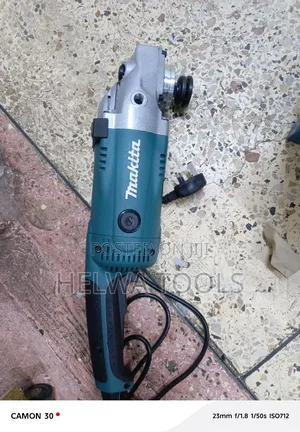 Makita Grinder 9 Inches/Makita Grinder