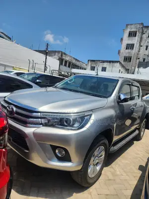 Toyota Hilux Revo Double Cab Deisel 2.4 AWD 2017 Silver