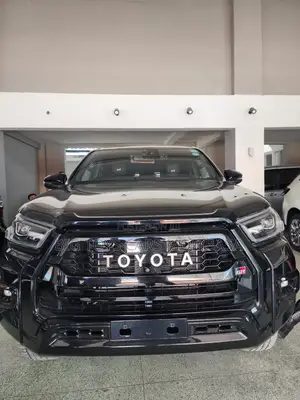 Toyota Hilux Revo Double Cab Deisel 2.4 AWD 2022 Black