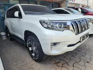 Toyota Land Cruiser 2018 White
