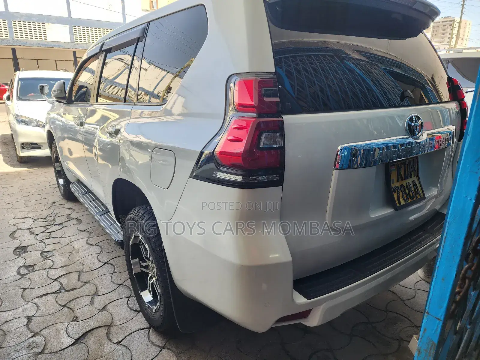 Toyota Land Cruiser 2018 White