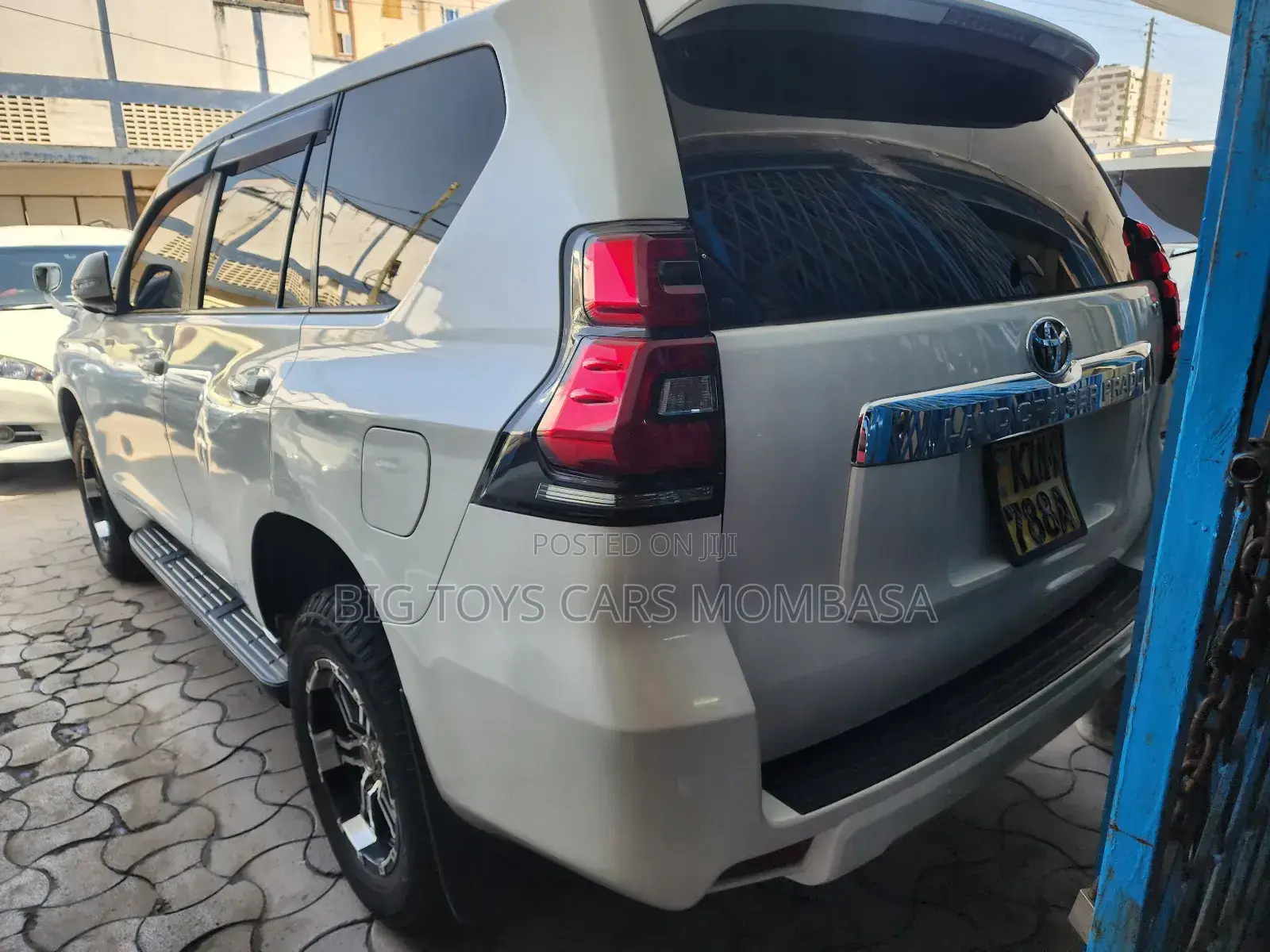 Toyota Land Cruiser 2018 White
