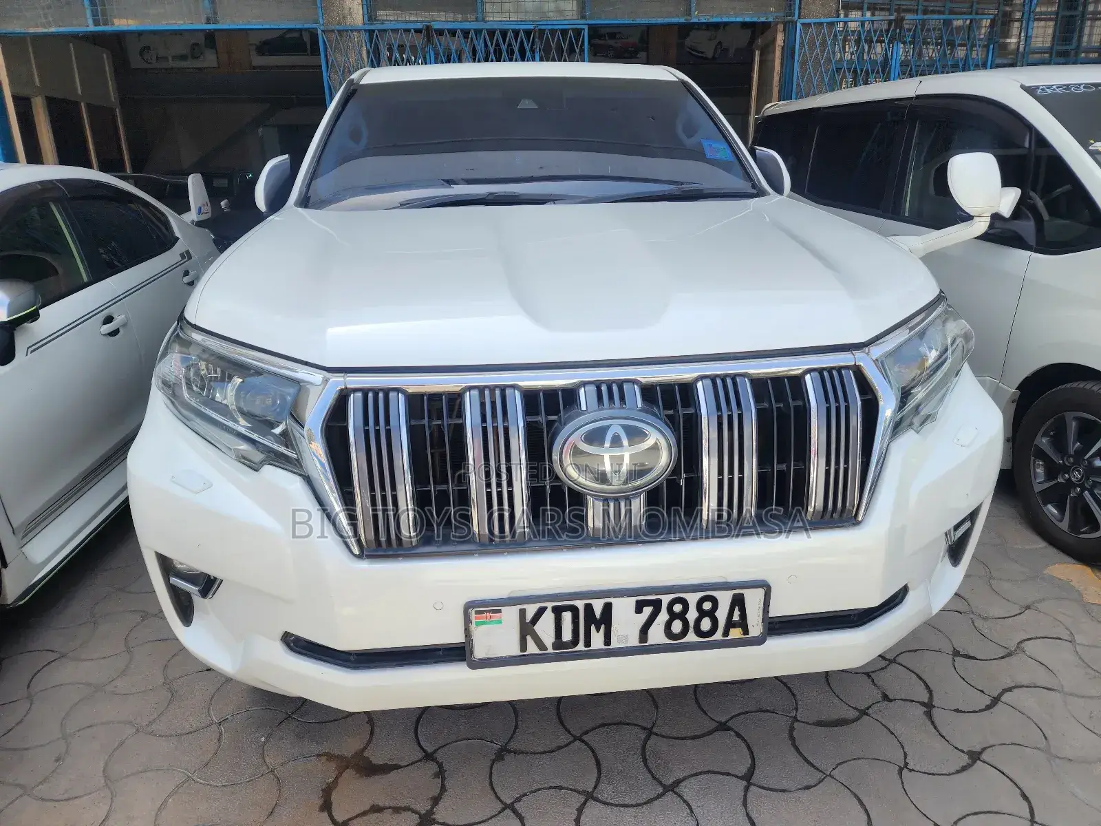 Toyota Land Cruiser 2018 White