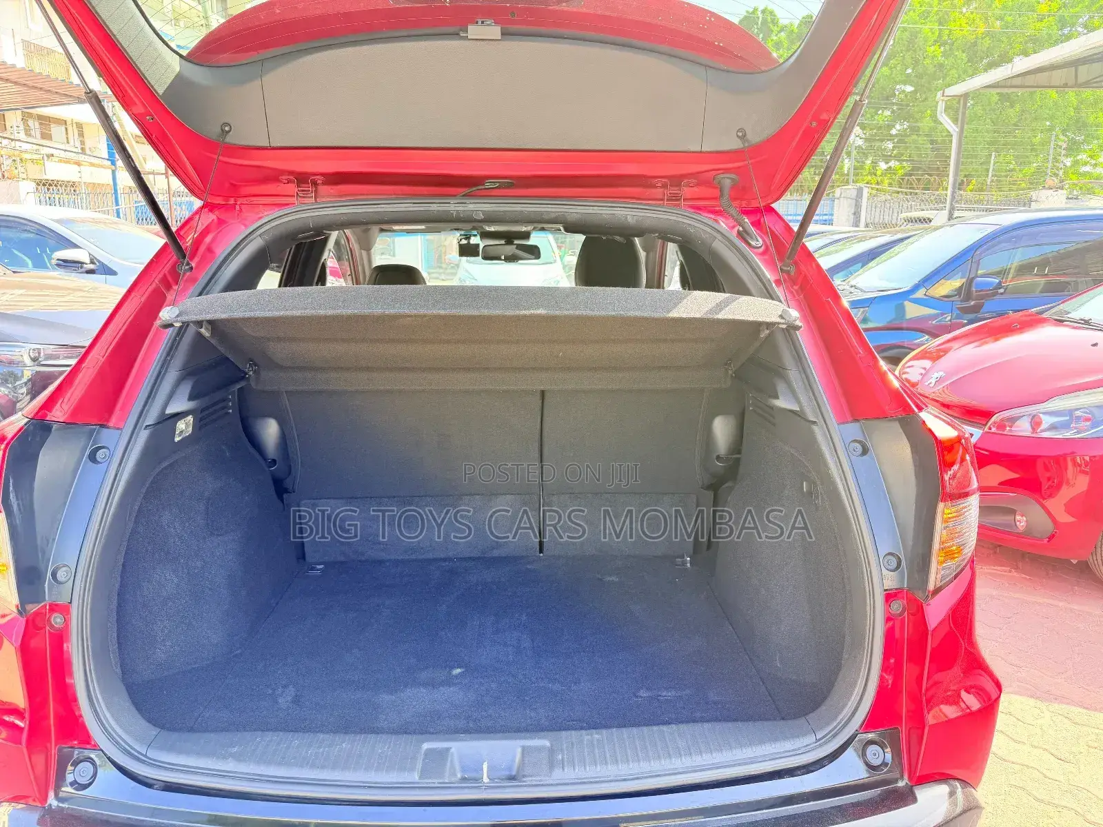 Honda Vezel 2018 Maroon