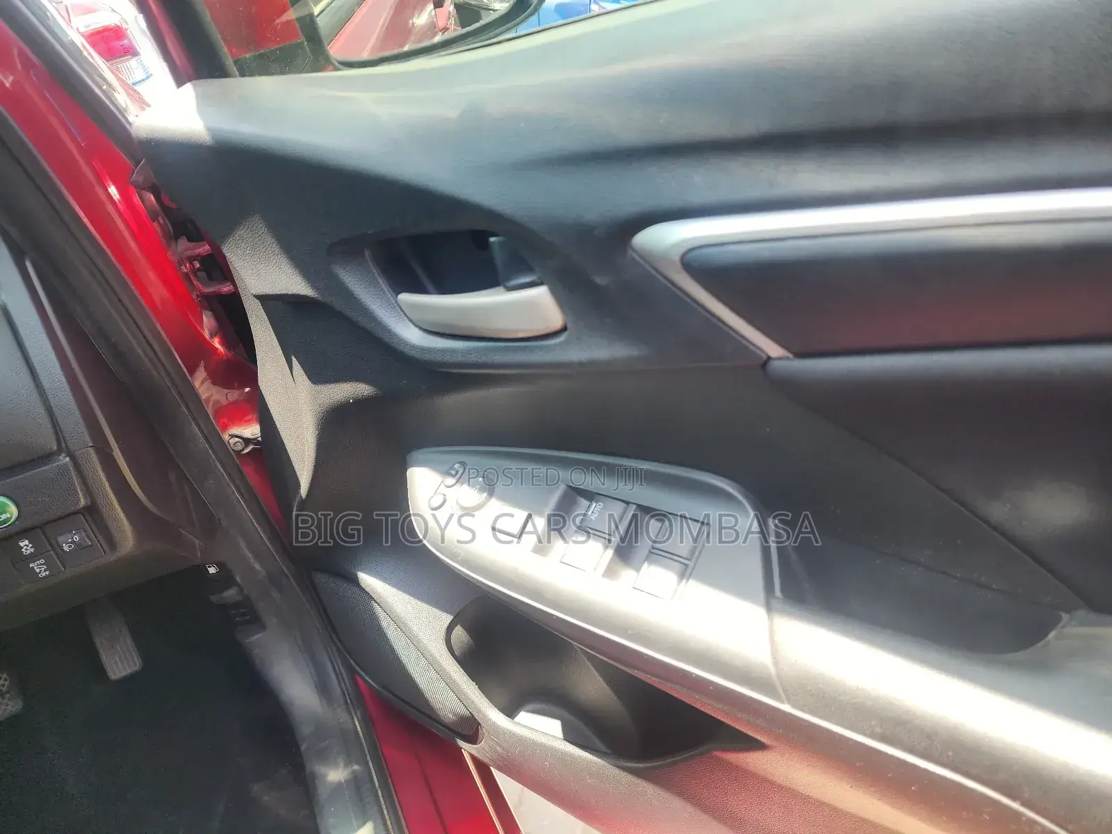 Honda Vezel 2018 Maroon