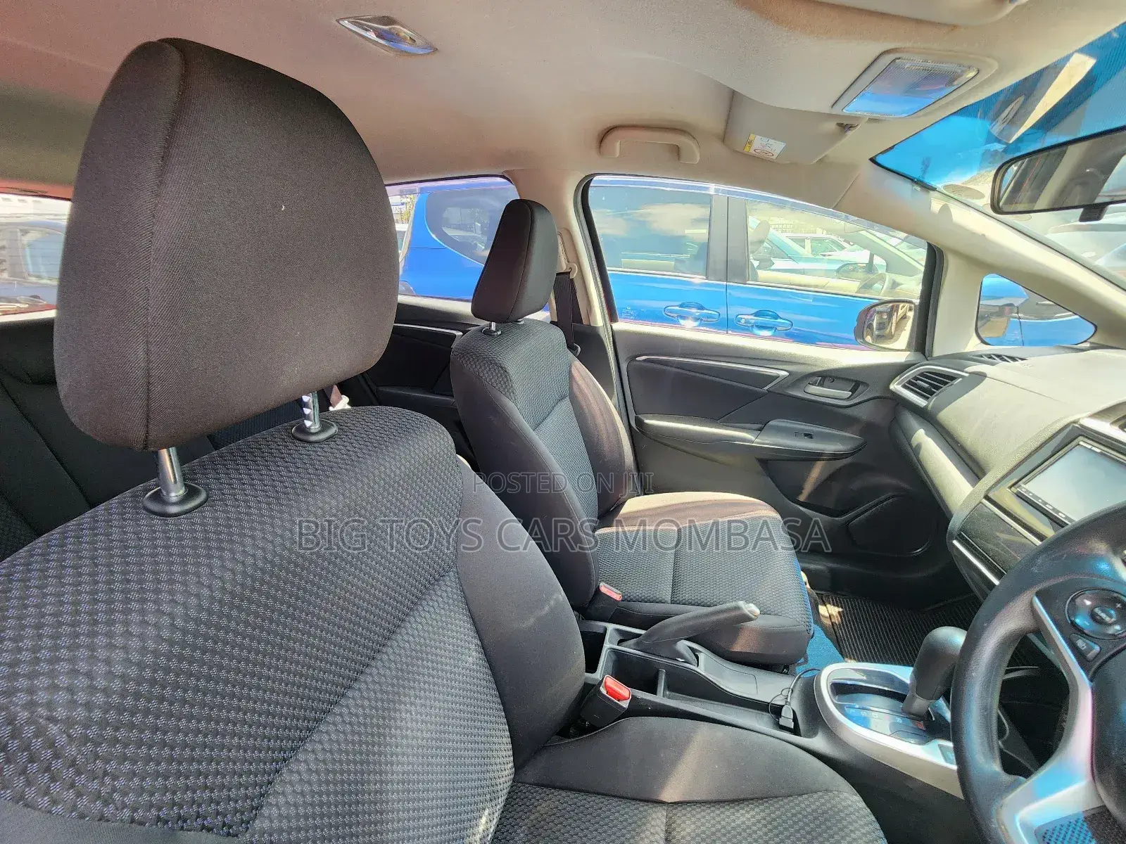Honda Vezel 2018 Maroon