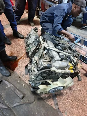L8  Complete Engine Nissan Vanette