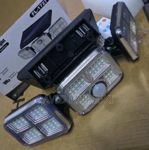 3 Head Solar Street Lights - main view