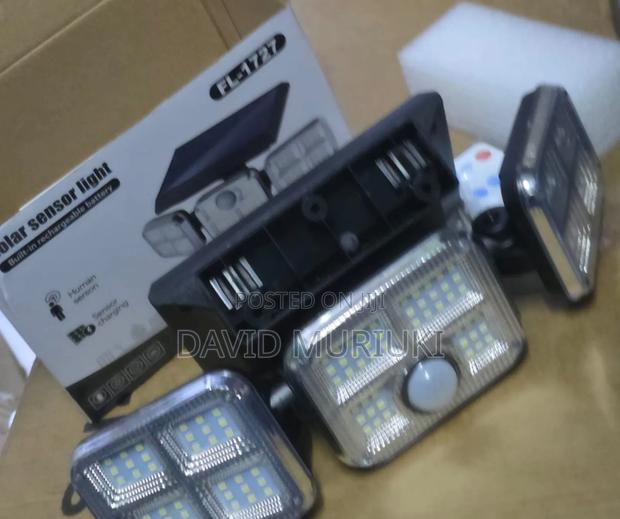 3 Head Solar Street Lights. - thumbnail 3