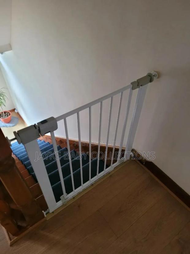 Crawling Baby? Secure Doorways With Safety Gate - thumbnail 4