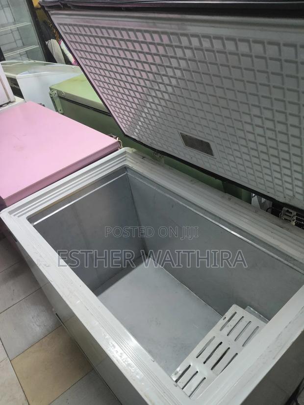 Free Standing Chest Freezer Well Maintained - thumbnail 2