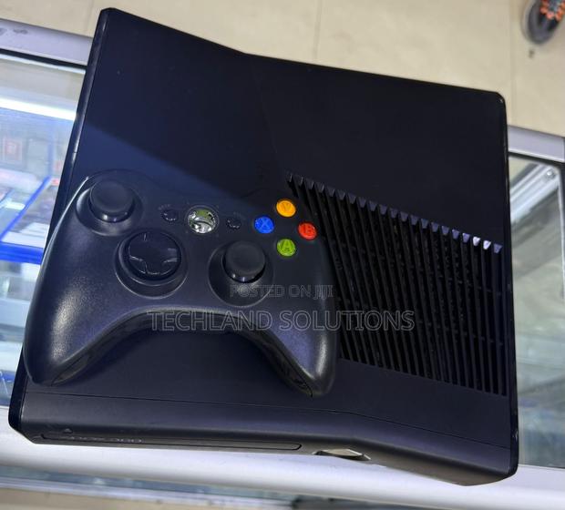 Lightly Used Xbox 360 Chipped Machine - main view