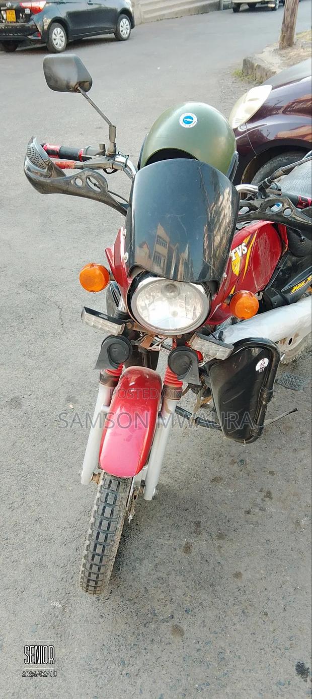 TVS HLX Plus ES 2020 Red - main view