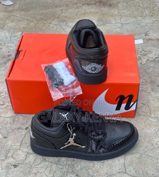 Jordan 1 Sneakers - thumbnail 6