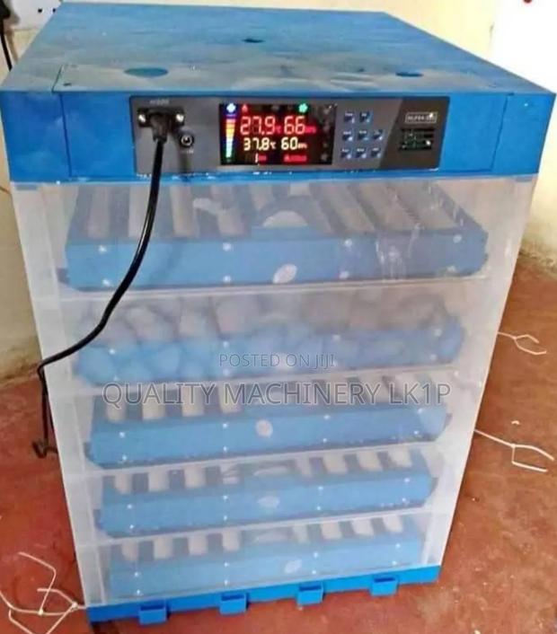 Recommended 320 Eggs Incubator Machine/Hatching Machine