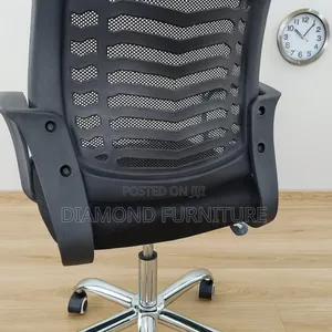 Ergonomic High Back Mesh Office Chair With Headrest .