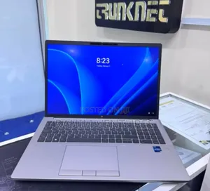 Laptop HP ZBook Firefly 16 G10 16GB Intel Core i7 SSD 512GB