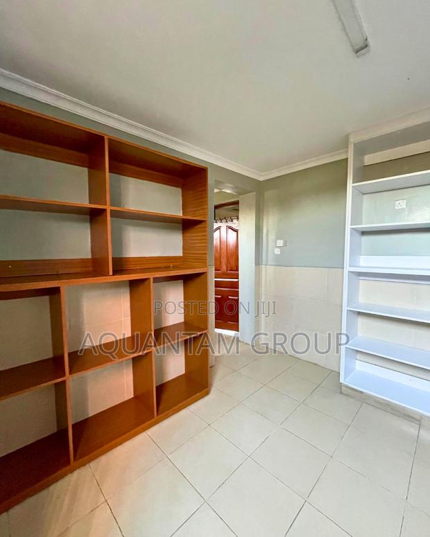 3bdrm Apartment in Corner, Kamakis for rent