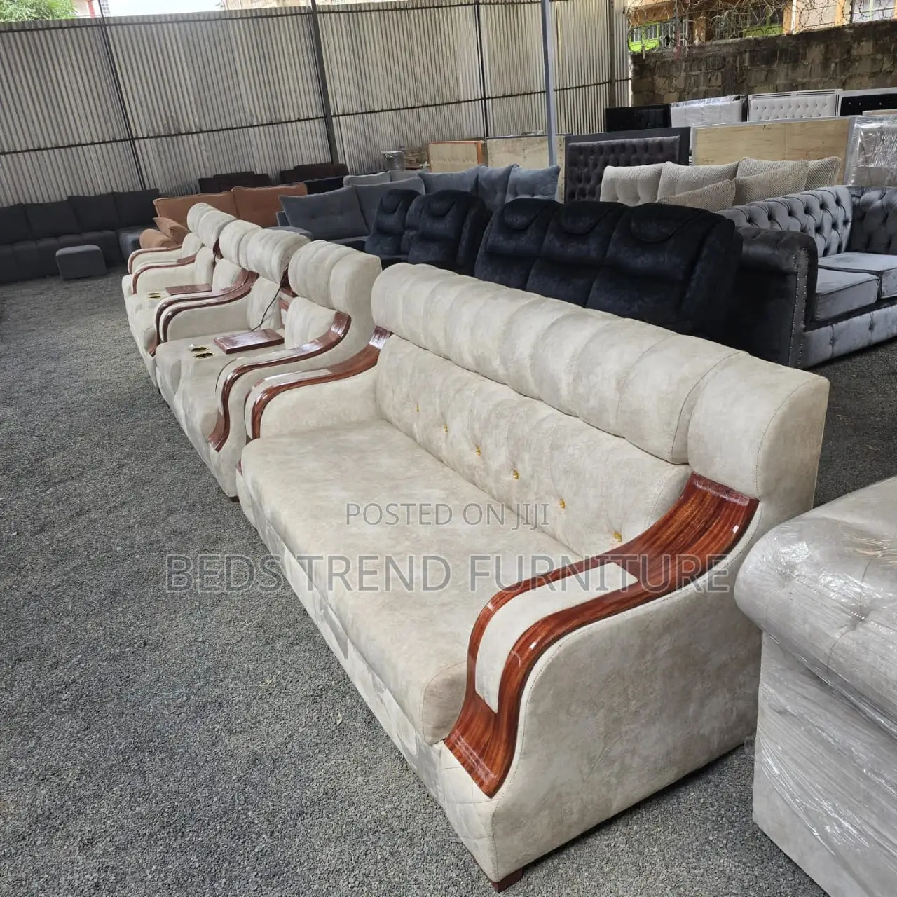 Moderated 7 Seater Semi Recliner Sofa 3,2,1,1