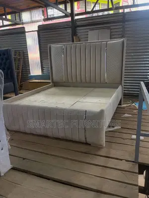 Classic 5 by 6 Moody Bed