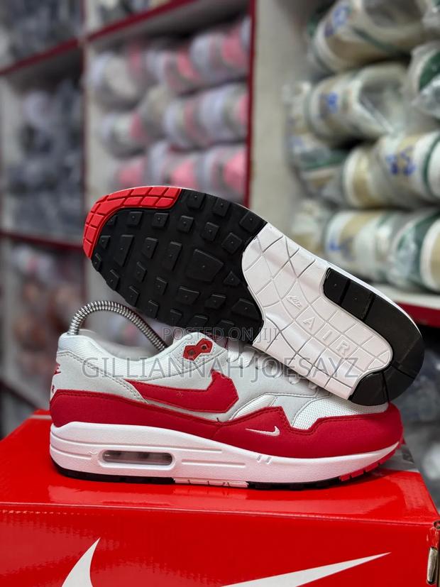 Shoes and Sneakers - thumbnail 4