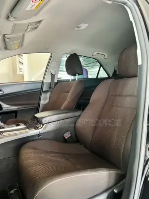 Toyota Crown 2017 White