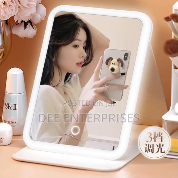 Rechargeable Travel Make Up Mirror