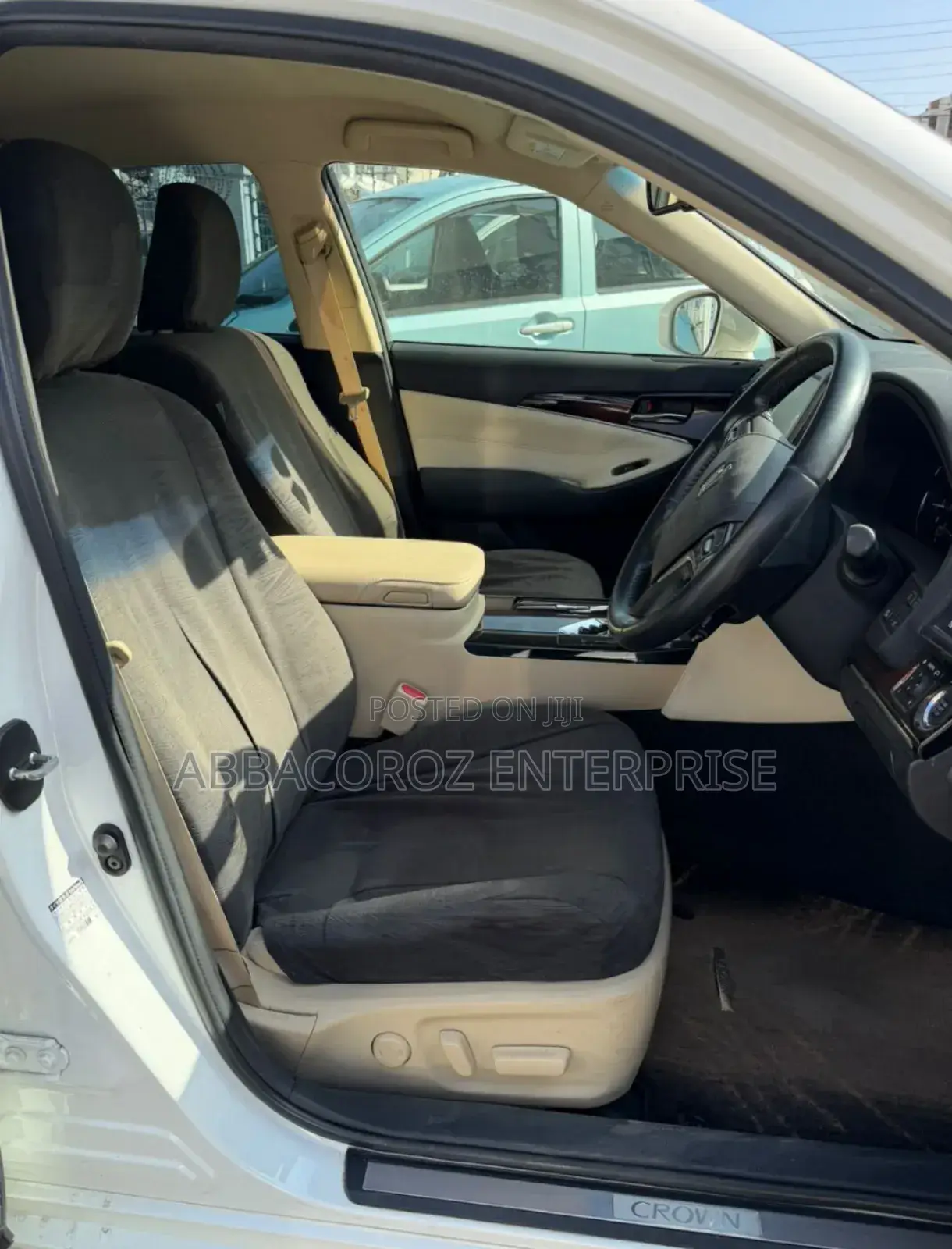 Toyota Crown 2017 White