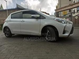 Toyota Vitz 2019 Off white