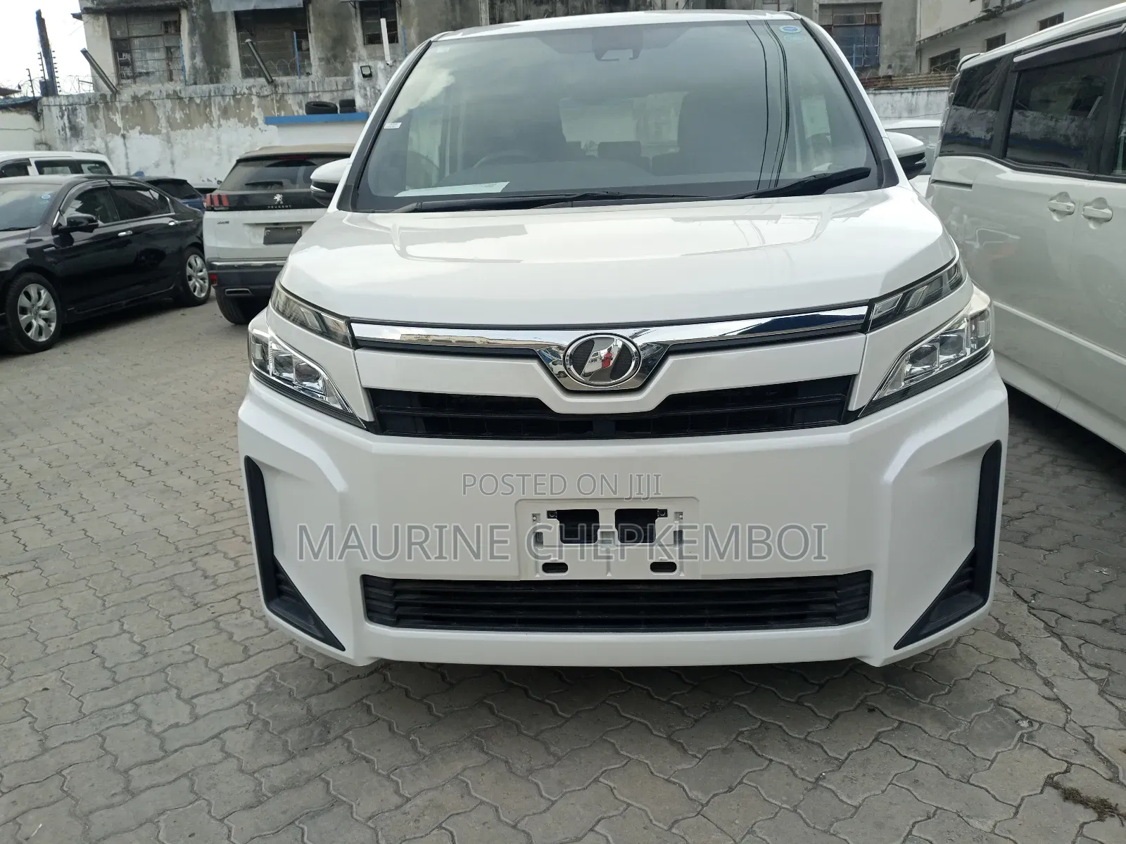 Toyota Voxy 2018 White