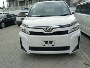 Toyota Voxy 2018 White