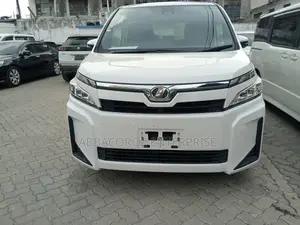 Toyota Voxy 2018 White