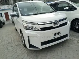 Toyota Voxy 2018 White