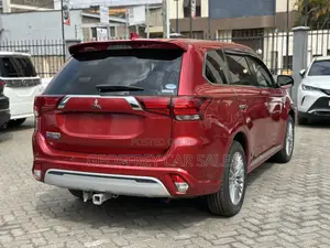 Mitsubishi Outlander 2019 Red