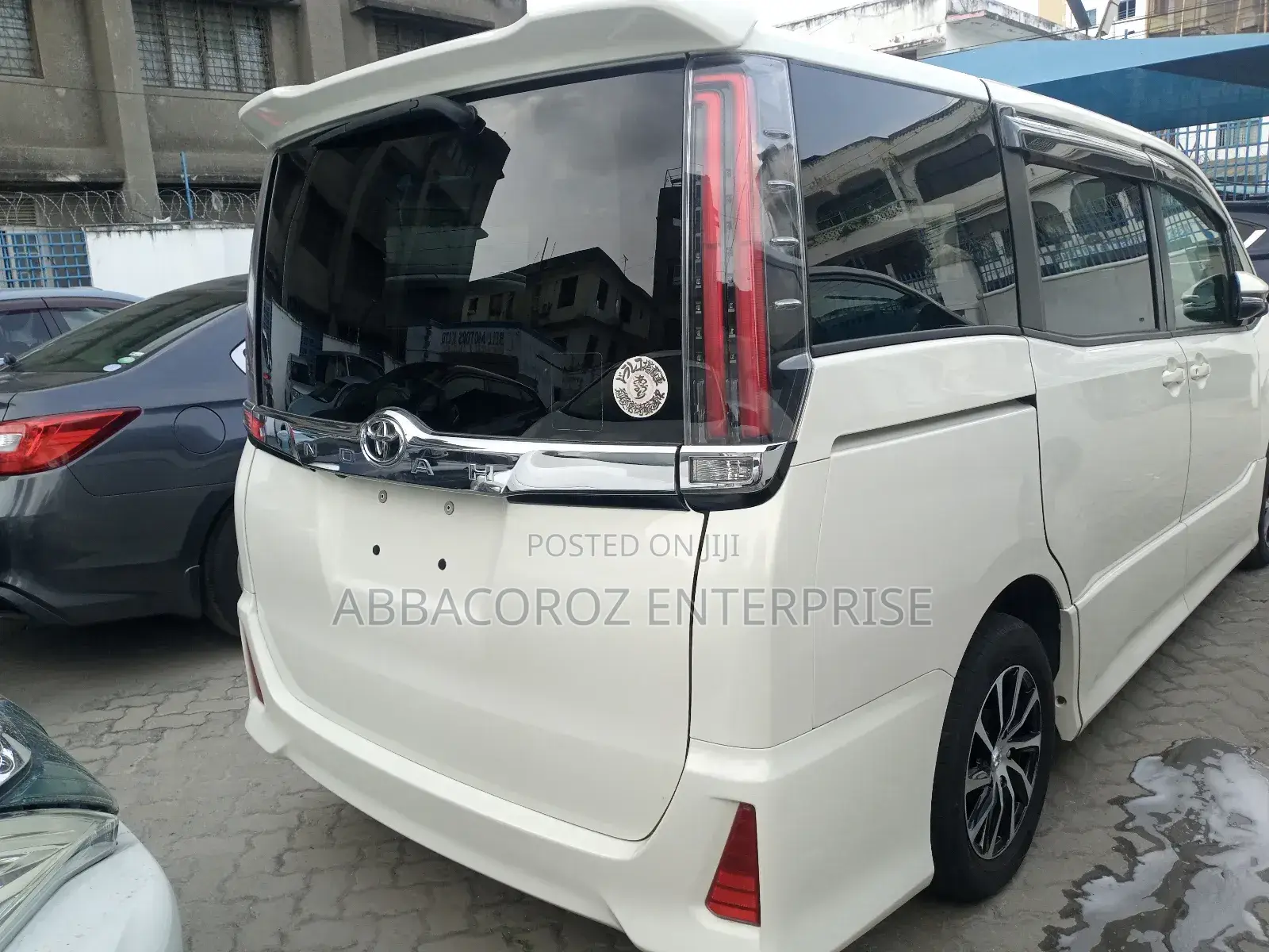Toyota Noah 2017 White