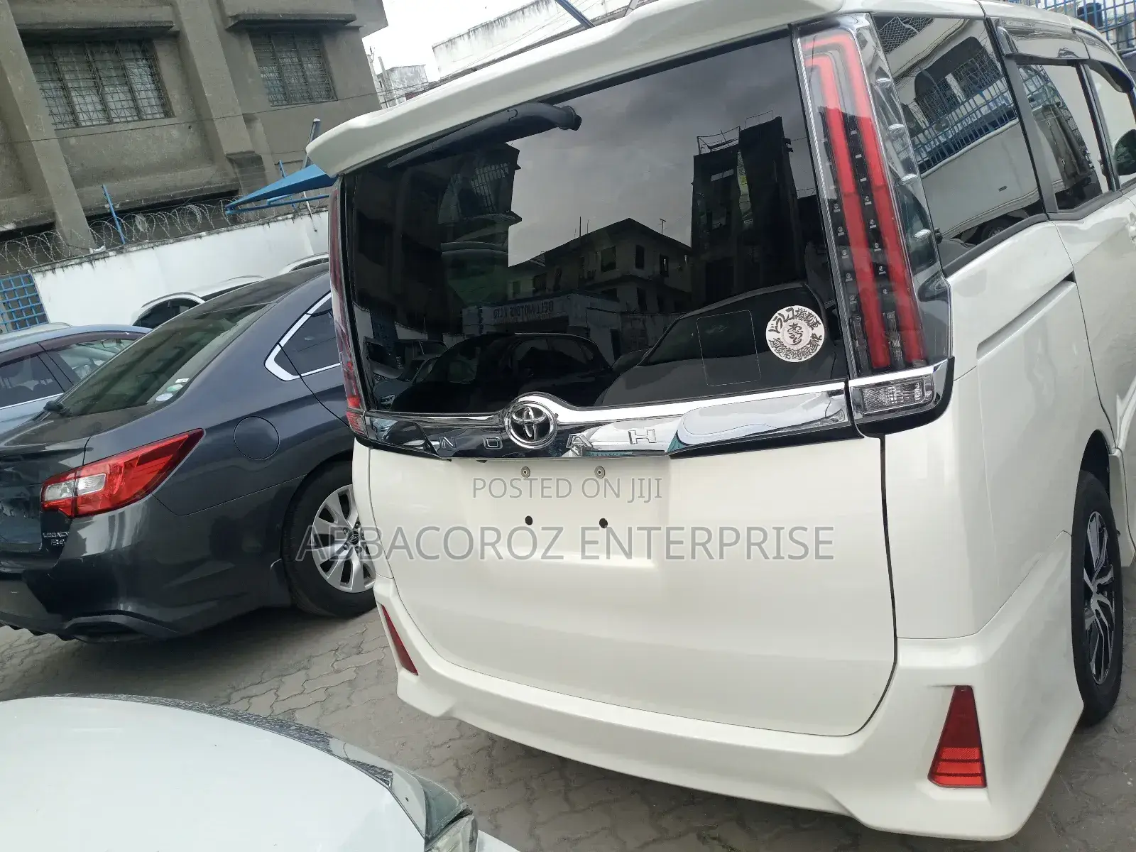 Toyota Noah 2017 White