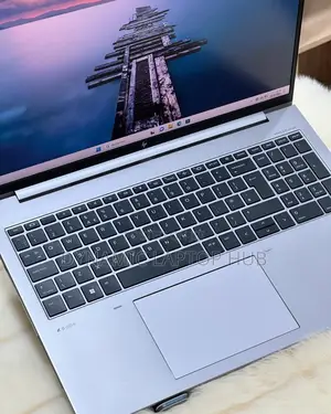 Laptop HP ZBook Firefly 16 G10 16GB Intel Core i7 SSD 512GB