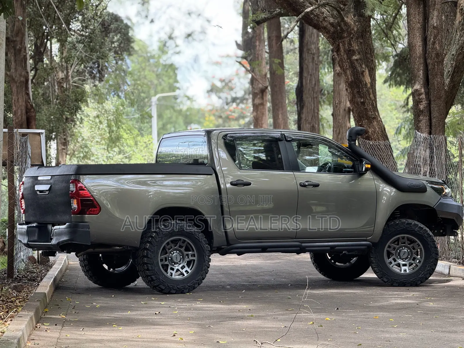 Toyota Hilux Revo Double Cab Deisel 2.4 AWD 2021 Green