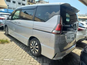Nissan Serena 2019 Silver