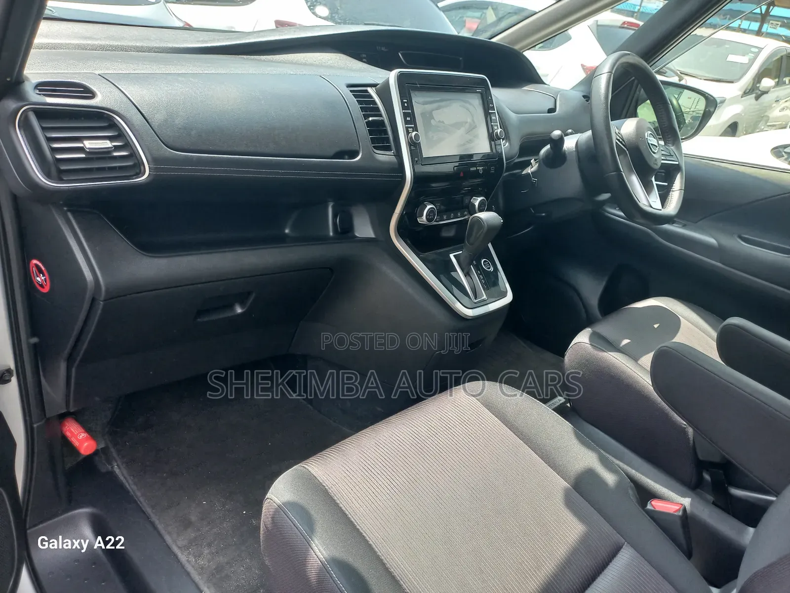 Nissan Serena 2019 Silver